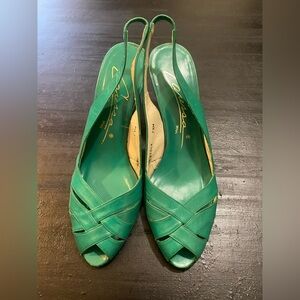 Vintage Caressa: Slingback heels